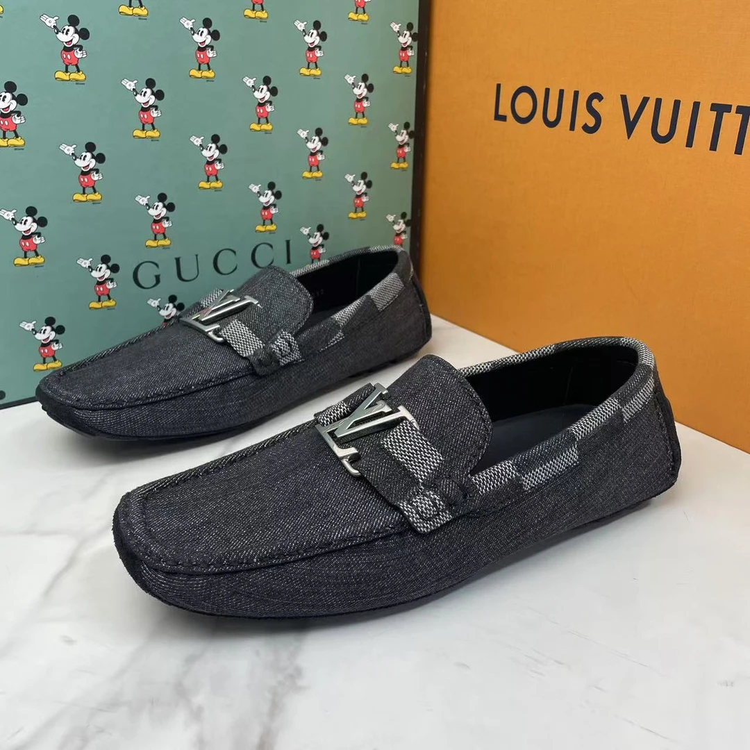 未使用 LouisVuitton/路易威登 黑色银标大logo豆豆鞋/多尺码