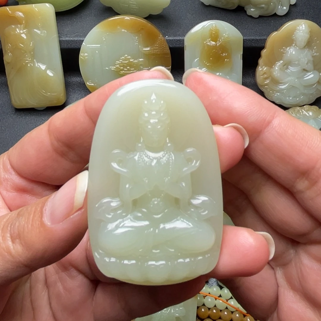 用***9和田玉（糖玉）未镶嵌颈饰