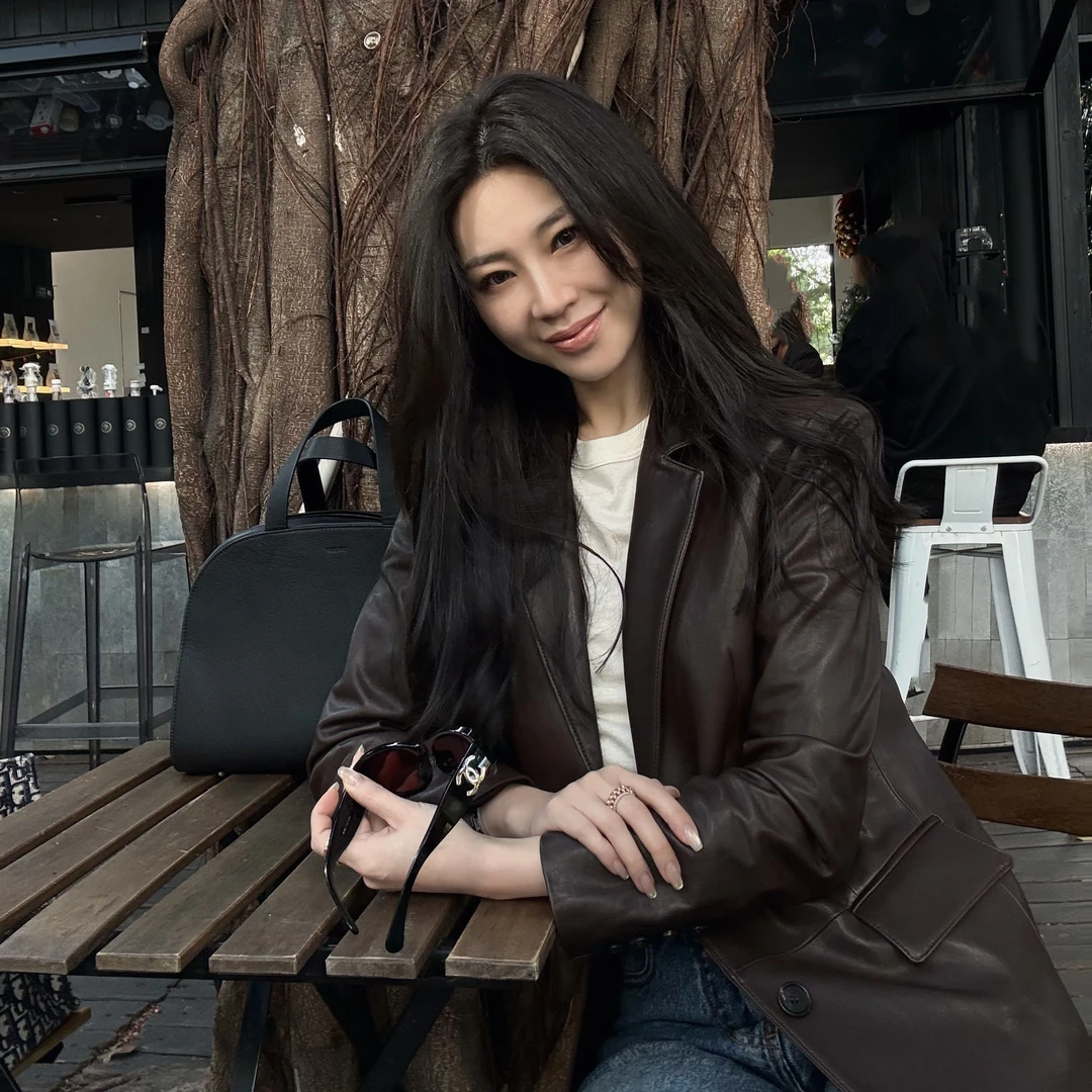 王嬛嬛MsLime‘乌木’25年新款时尚休闲气质绵羊皮衣 HC2D3057