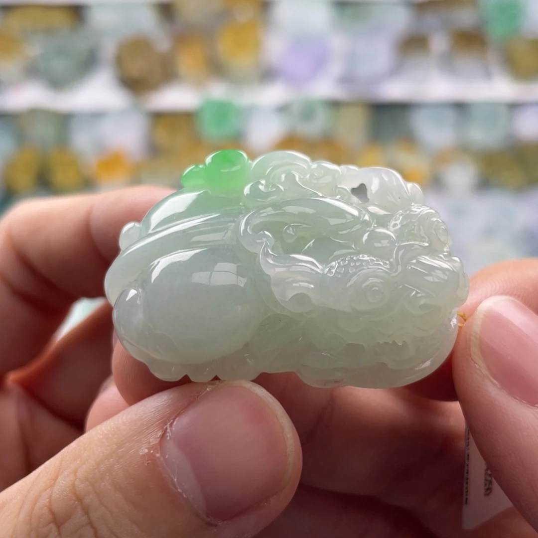 翡翠未镶嵌颈饰貔貅29