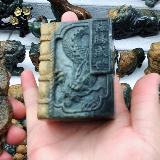 岫岩河磨玉（透闪石质玉）把件未镶嵌