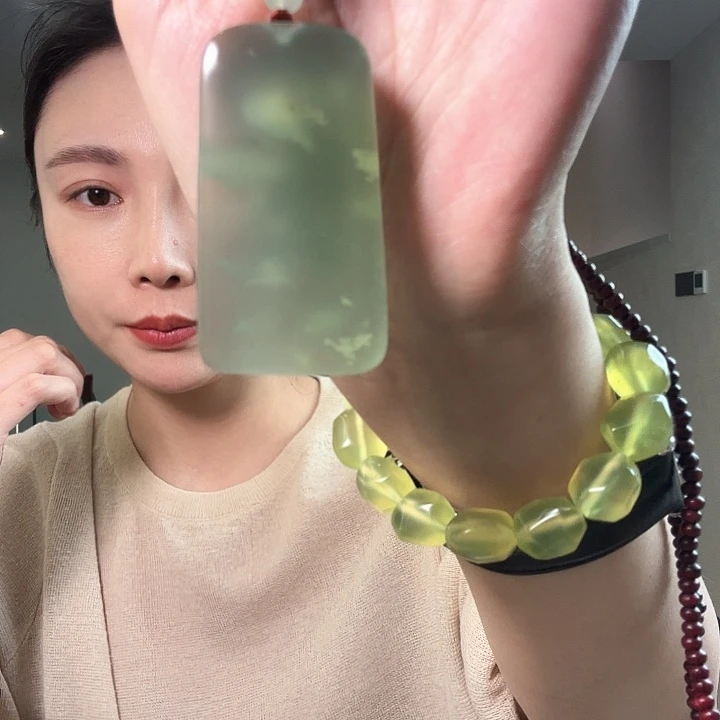 G***o蛇纹石玉未镶嵌颈饰