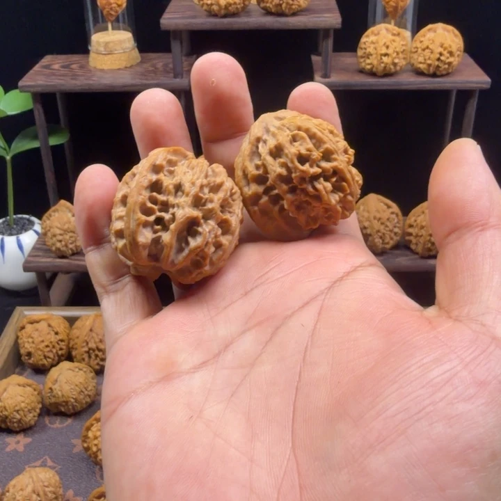 张***子把件桃核苹果（全品）