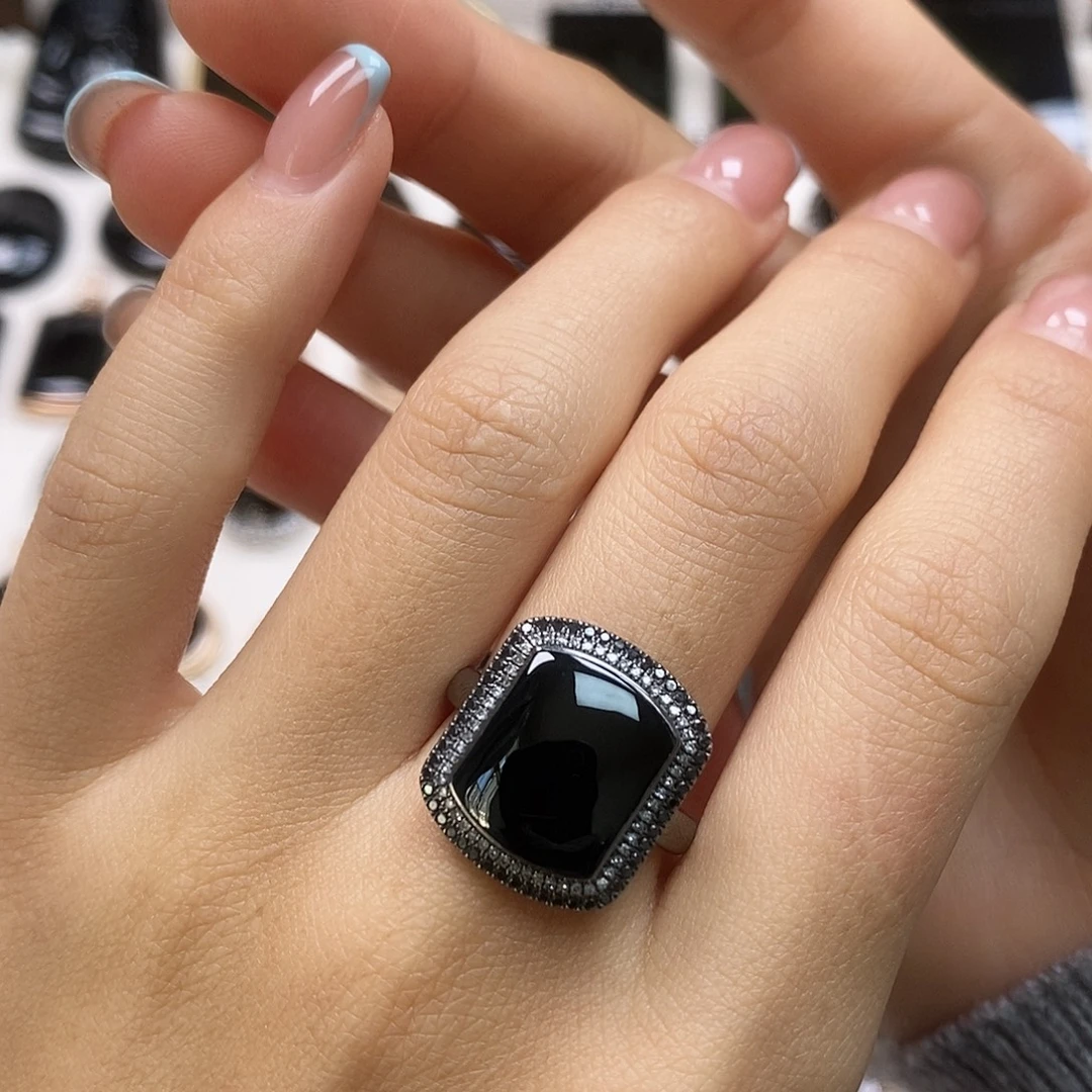 翡翠18K金镶嵌戒指