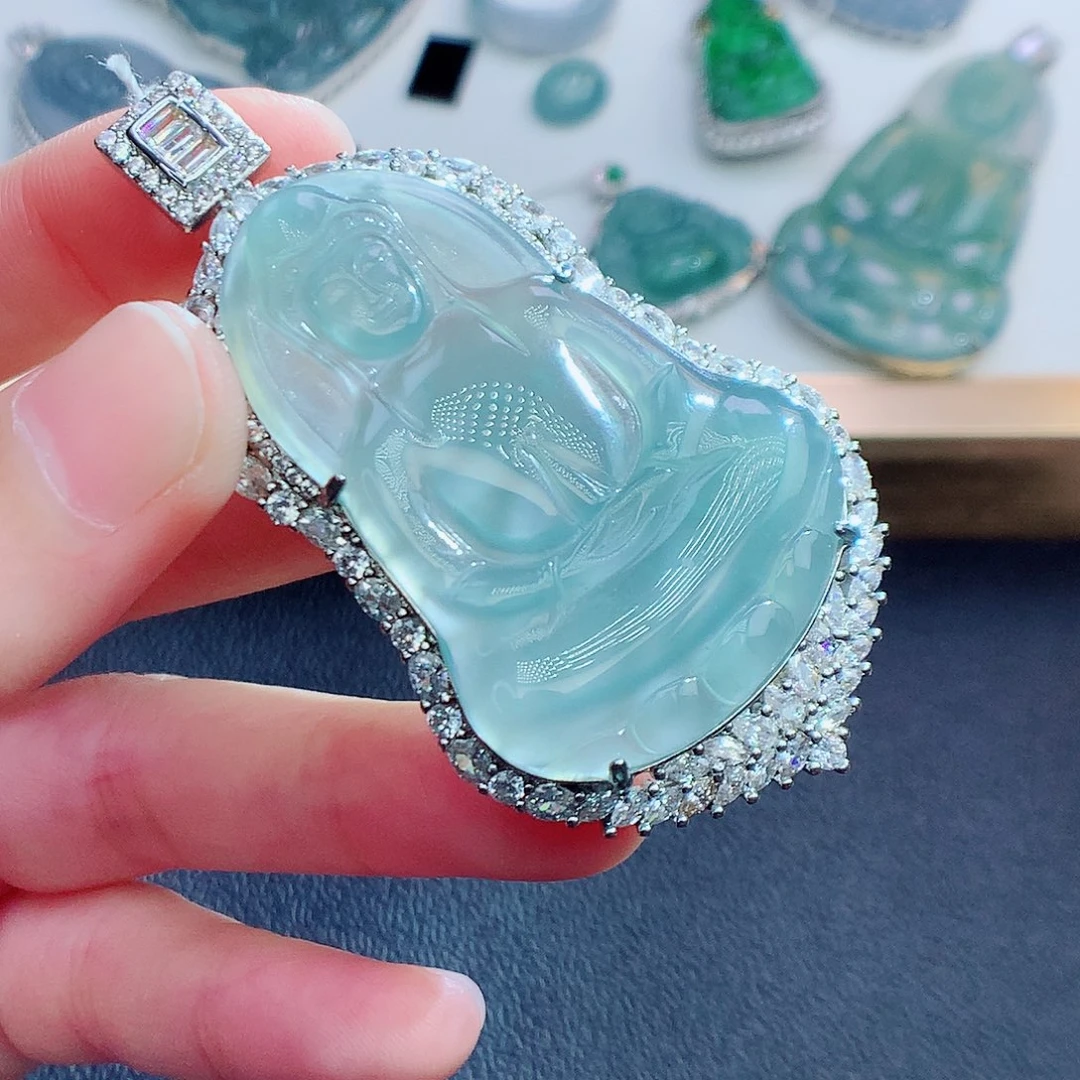 翡翠颈饰未镶嵌翡翠