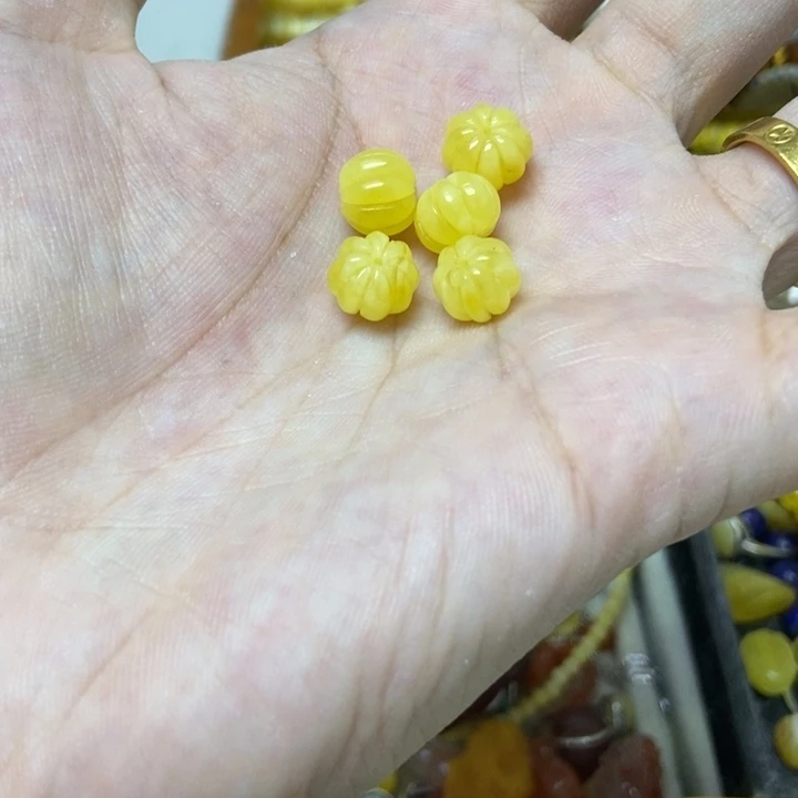 未镶嵌蜜蜡裸石多样性发货其一