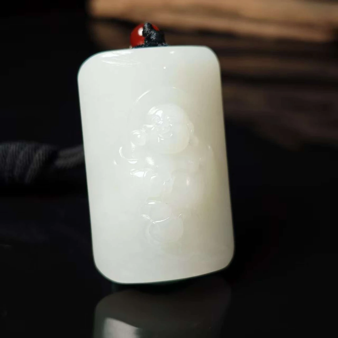 lot3871 弥勒佛吊坠 和田白玉 39.6*26.3*12.6mm 28.8g/北京世纪