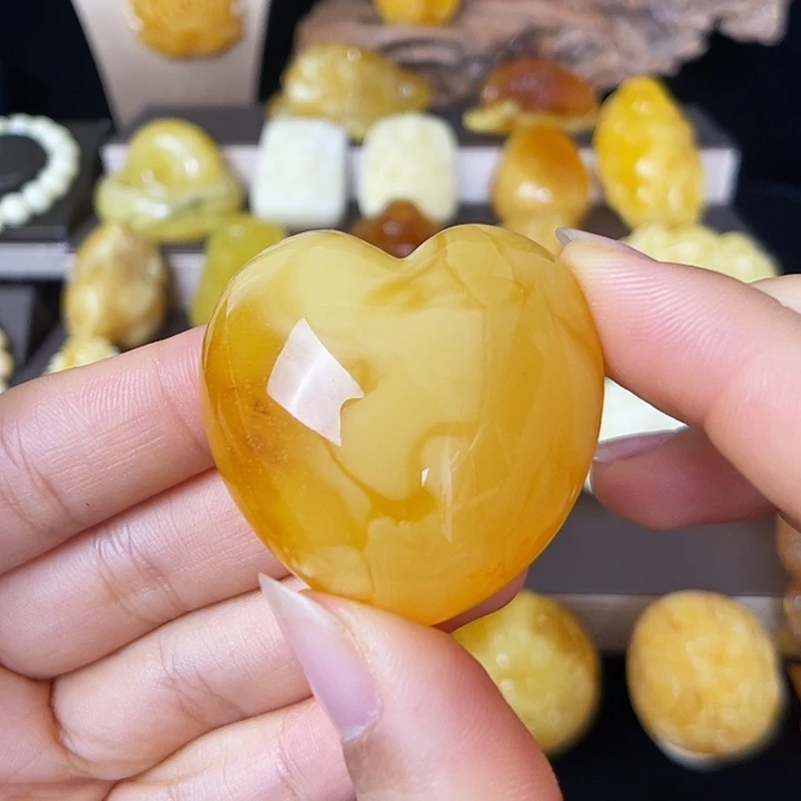 琥珀未镶嵌珠宝奇石