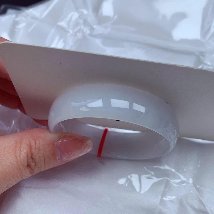 翡翠手镯未镶嵌翡翠