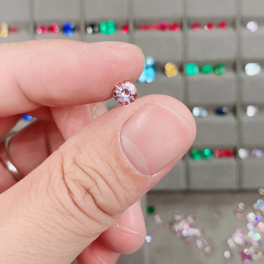 尖晶石裸石未镶嵌0.85ct 精切尖晶石