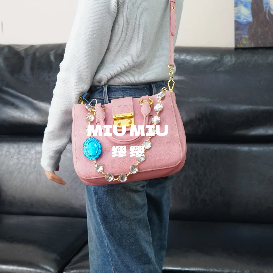 95新 MIU MIU/缪缪 miumiu/粉色斜挎包/WJ02624045/4045