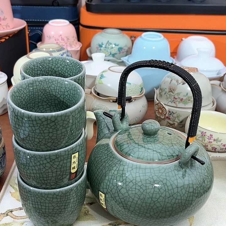 哥窑提梁壶一壶六杯