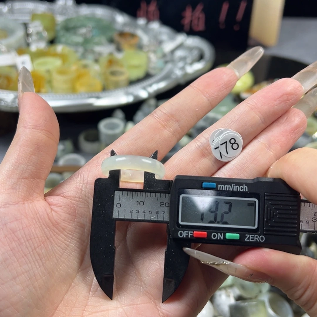 蛇纹石玉未镶嵌戒指