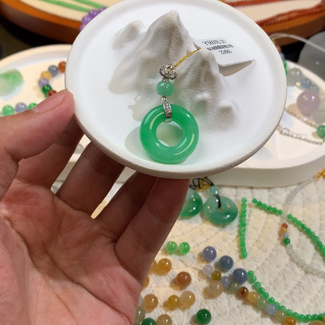 散珠翡翠阳绿甜甜圈