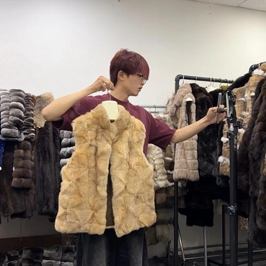 俄罗斯紫紫立领马甲