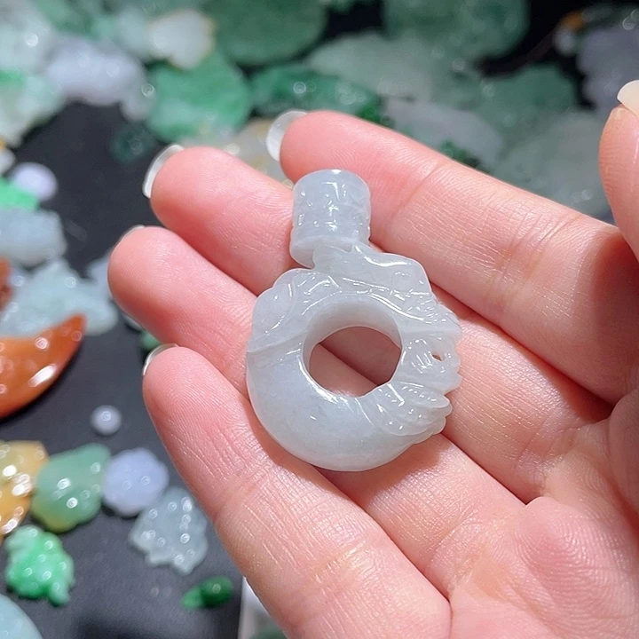 颈饰未镶嵌翡翠天