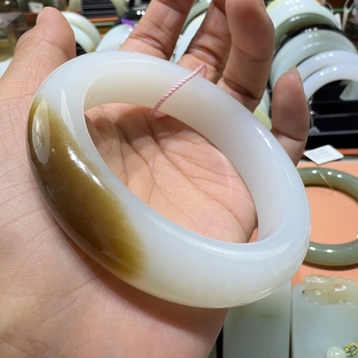 和田玉（糖玉）手镯未镶嵌
