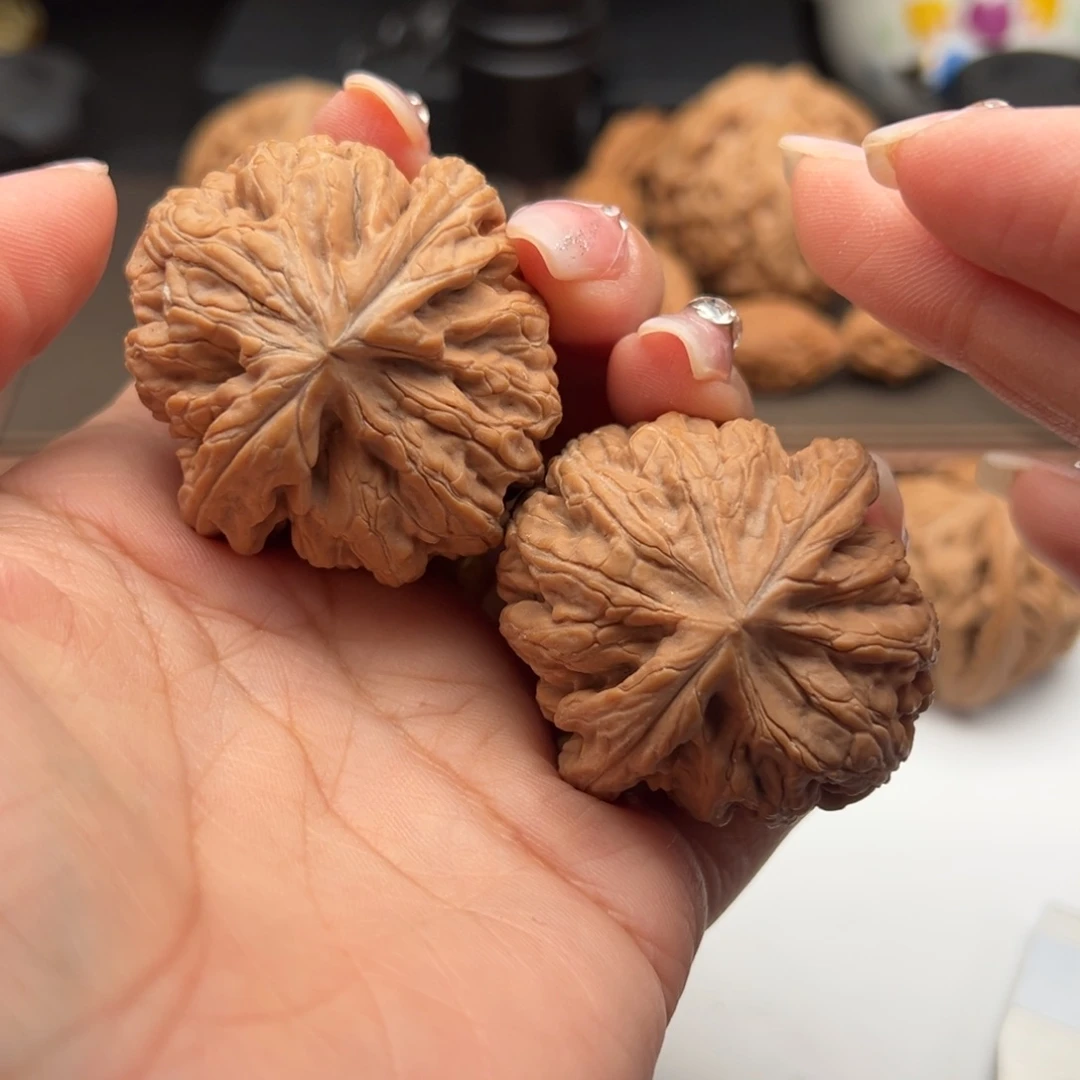 文玩核桃把件｢****红锦鲤43