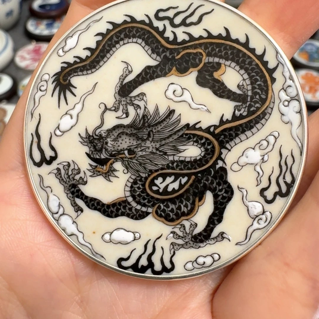 花***头瓷片墨彩龙挂件一个