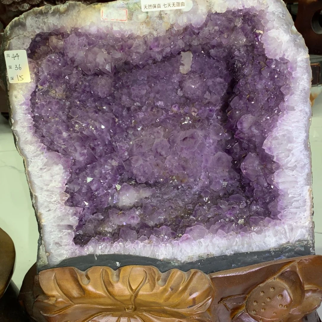 水晶摆件未镶嵌晶洞