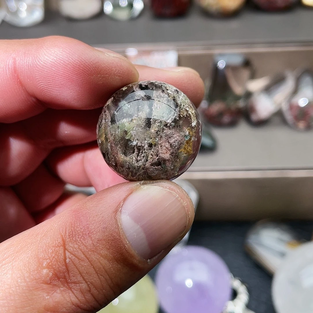 水晶颈饰未镶嵌哈****?天然水晶