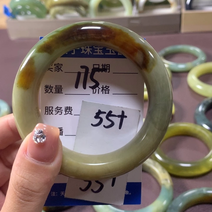 蛇纹石玉未镶嵌手镯175