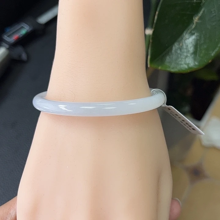 翡翠手链未镶嵌小瓶子