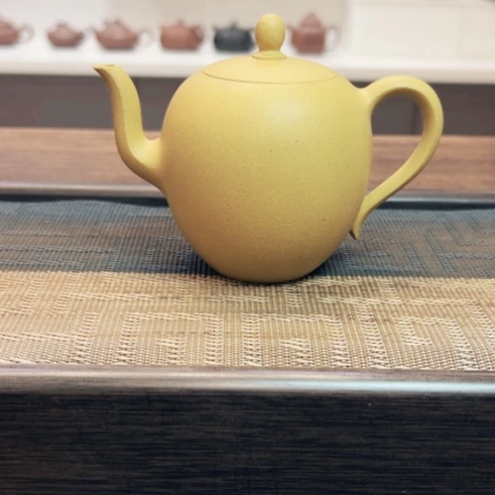 茶壶紫砂黄龙山原矿大水潭本绿半手工（200 cc）