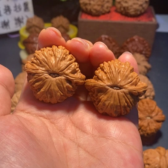 于***把件文玩核桃文玩磨盘37尺5