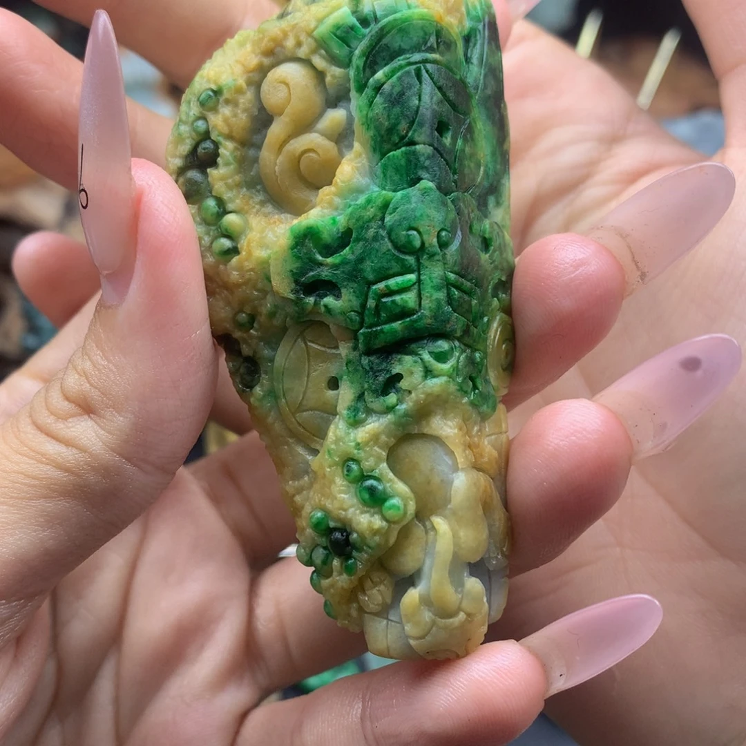 渐***远定制翡翠未镶嵌翡翠