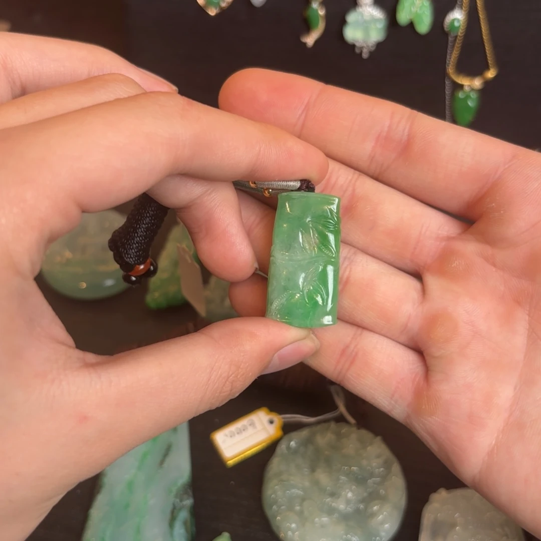 翡翠未镶嵌颈饰天然缅甸翡翠a货