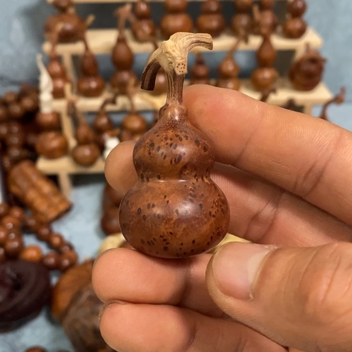 木零**年麻梨疙瘩手工雕刻葫芦