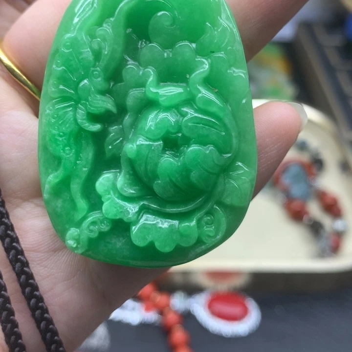 翡翠未镶嵌颈饰吊坠