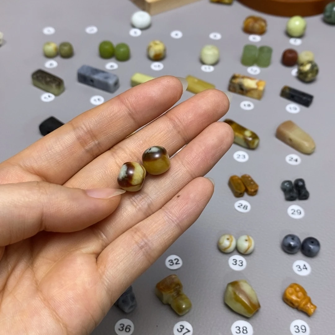 蛇纹石玉配饰合金做****猫