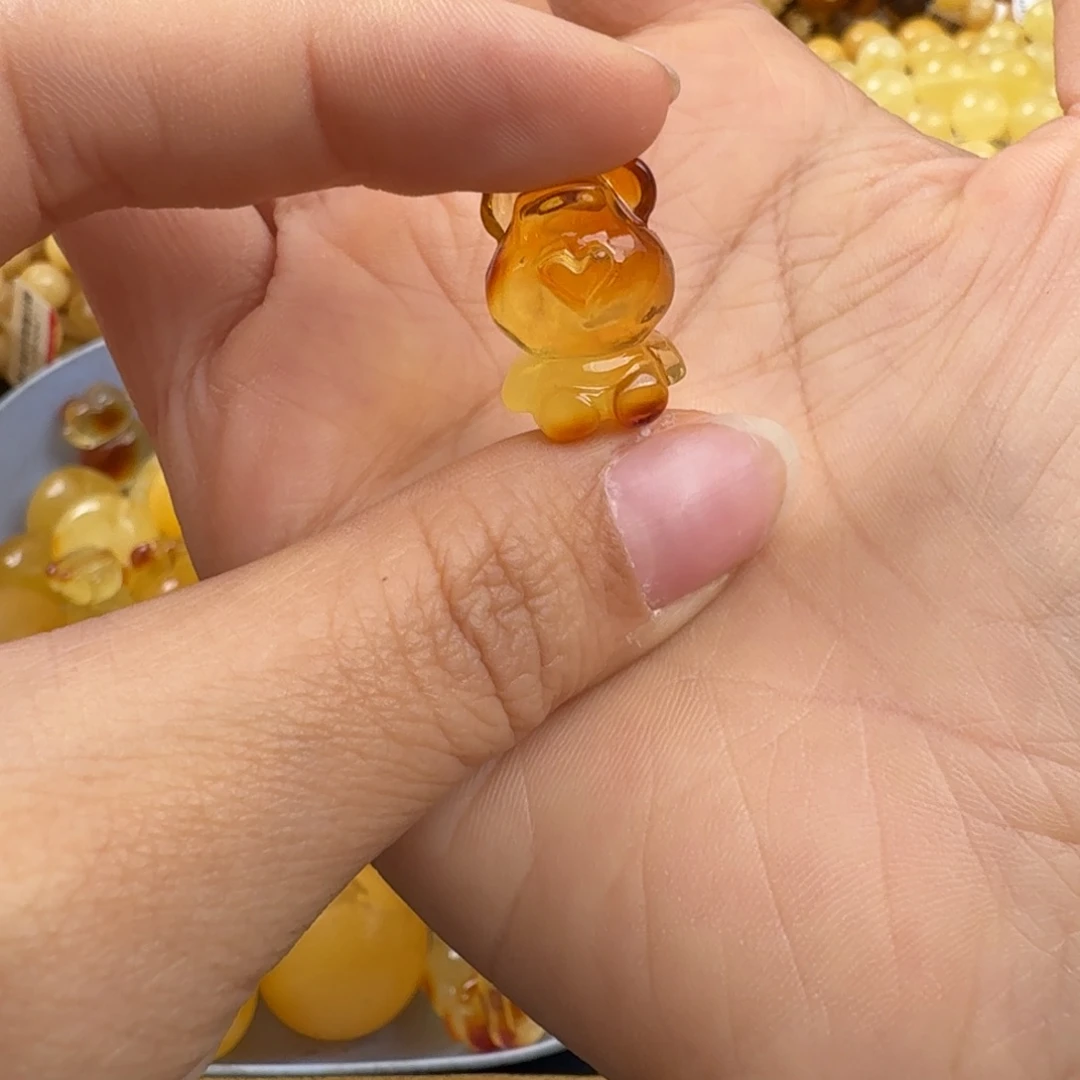琥珀未镶嵌珠宝奇石