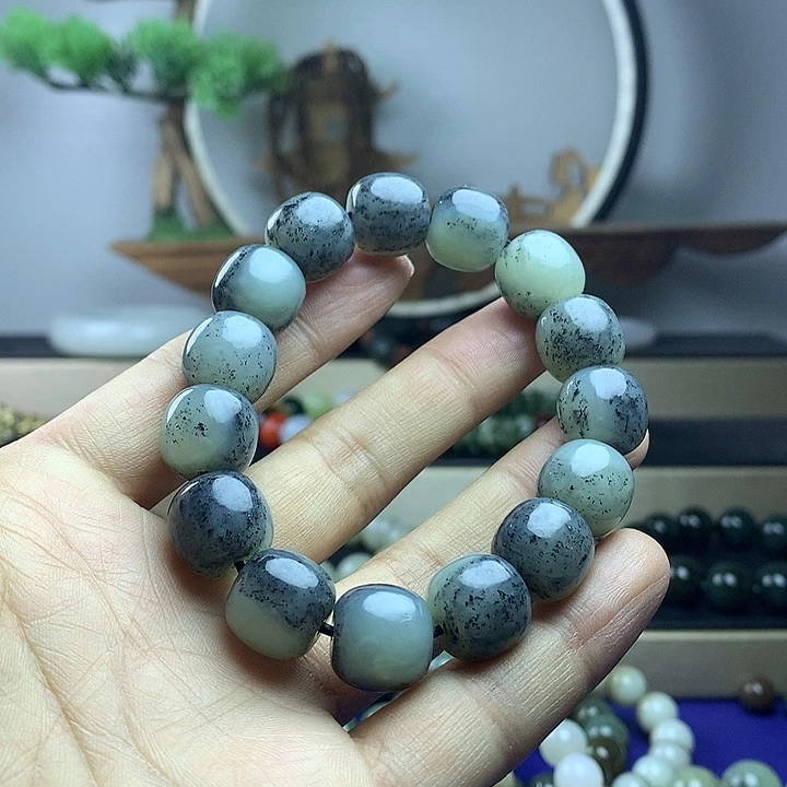 和田玉未镶嵌手串