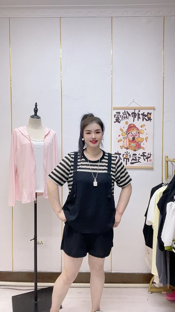 白胖美7047 大码女装两件套（假两件背带衫+短裤）120-200