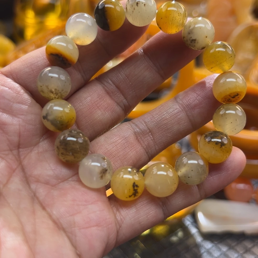 石英质玉未镶嵌颈饰
