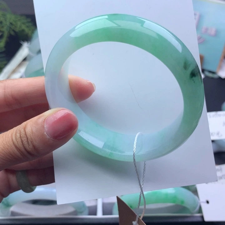 翡翠未镶嵌手镯天然翡翠手镯