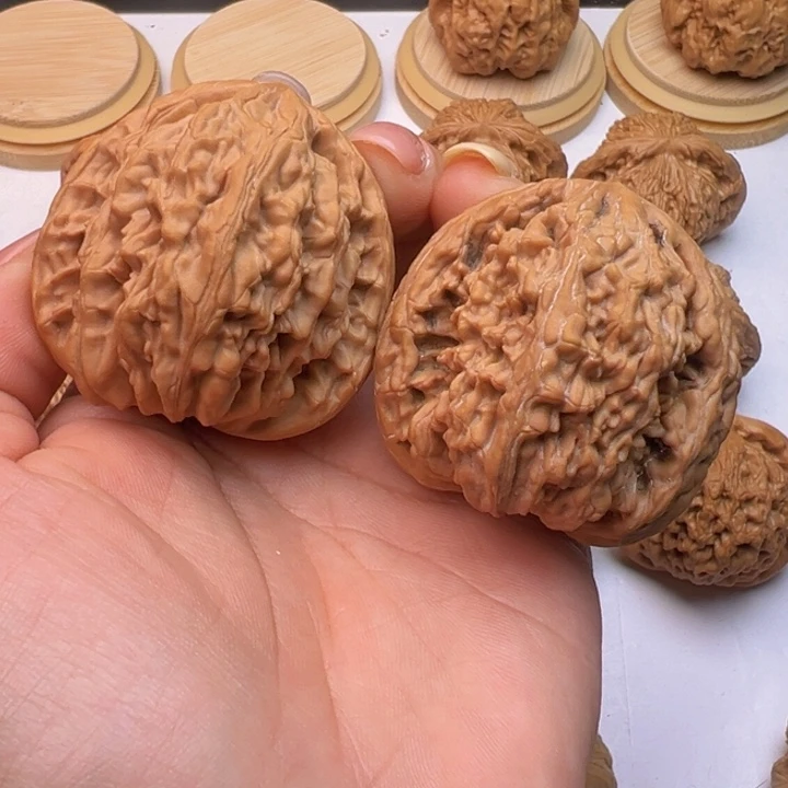 文玩核桃把件佳*福粗筋虎头王44