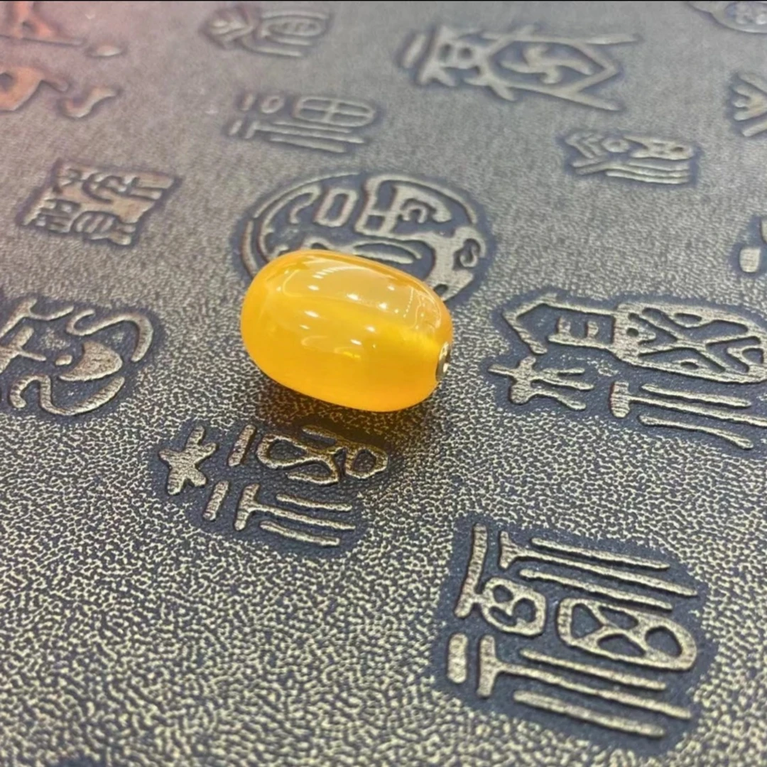 q4SJ741（玉姐珠宝）玄冰田黄玛瑙18k黄路路通吊坠-配链-50