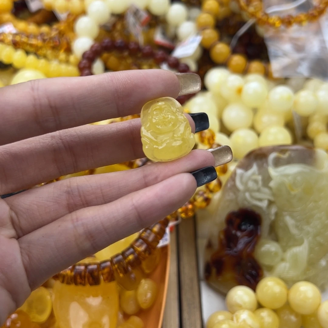 琥珀珠宝奇石未镶嵌
