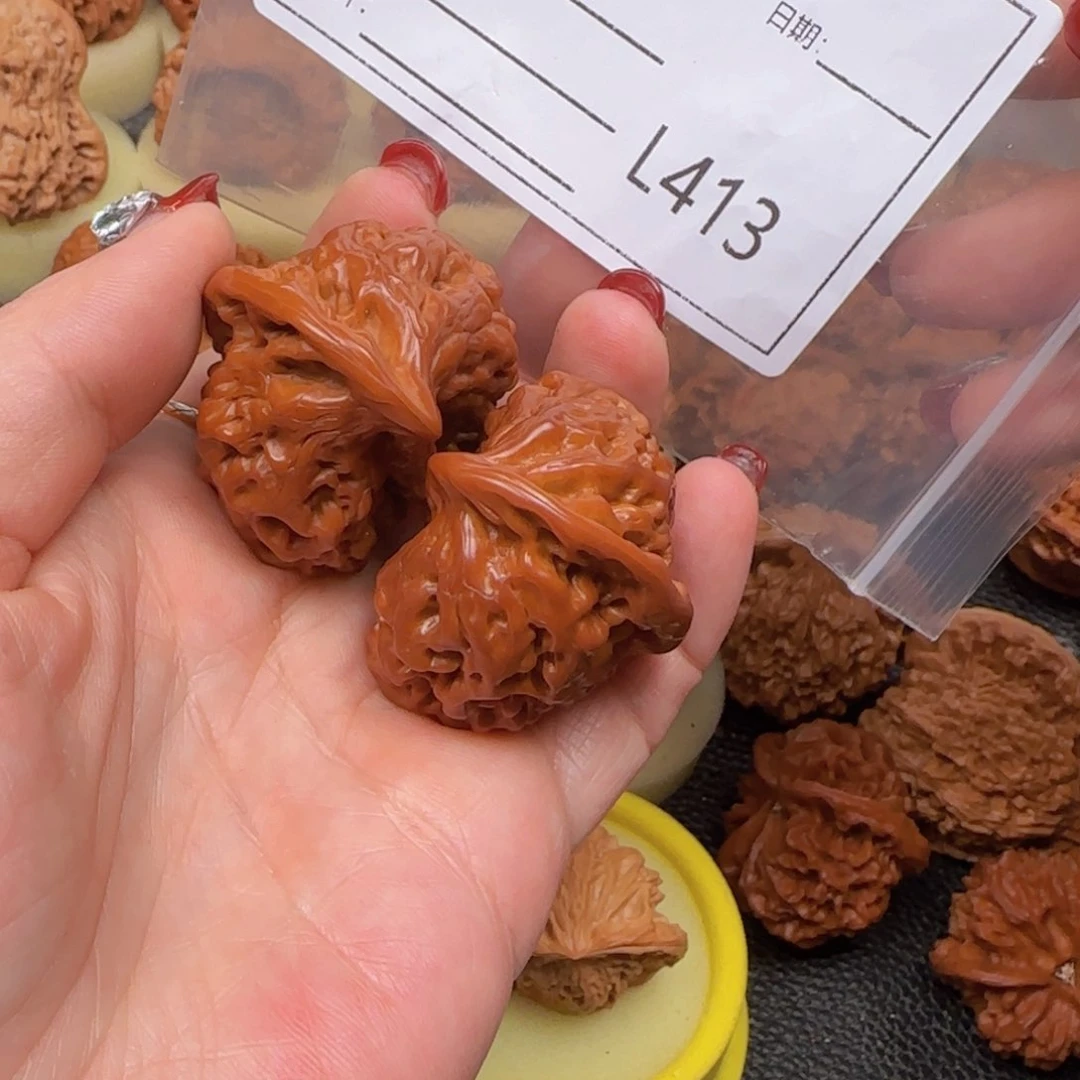 猴头核桃把件文****空半壁座山雕