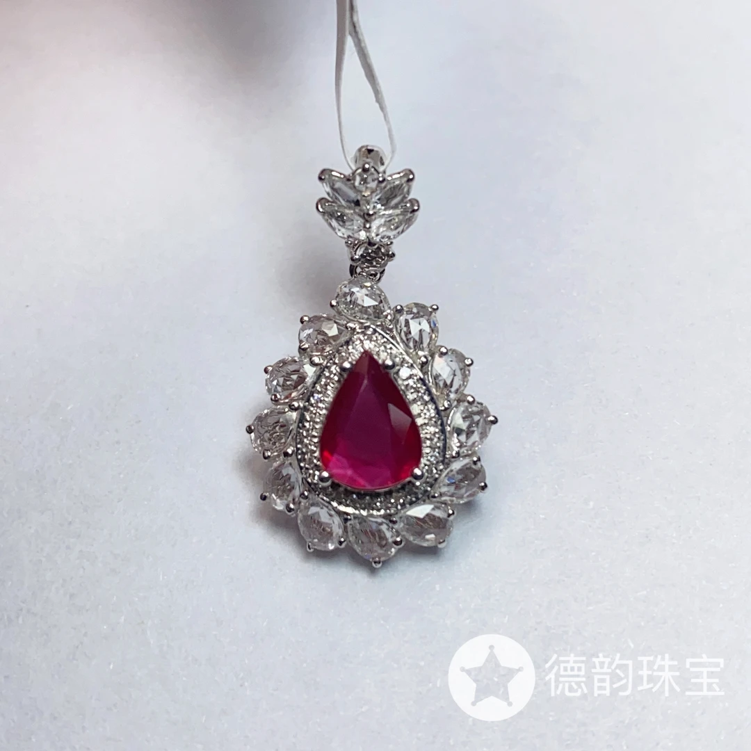 18k金镶嵌天然无烧红宝石吊坠