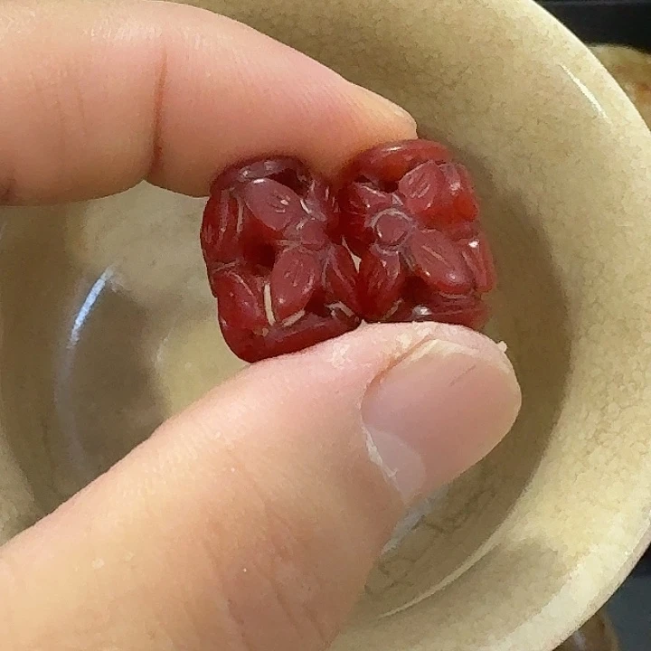 瓷片瓷自顾自的一个人