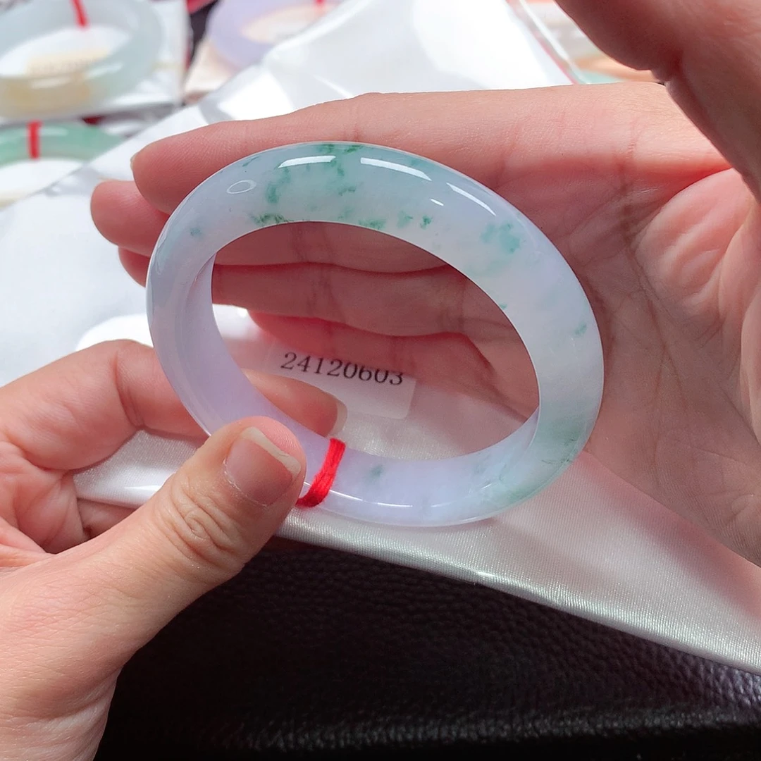 翡翠手镯未镶嵌天然A货翡翠手镯