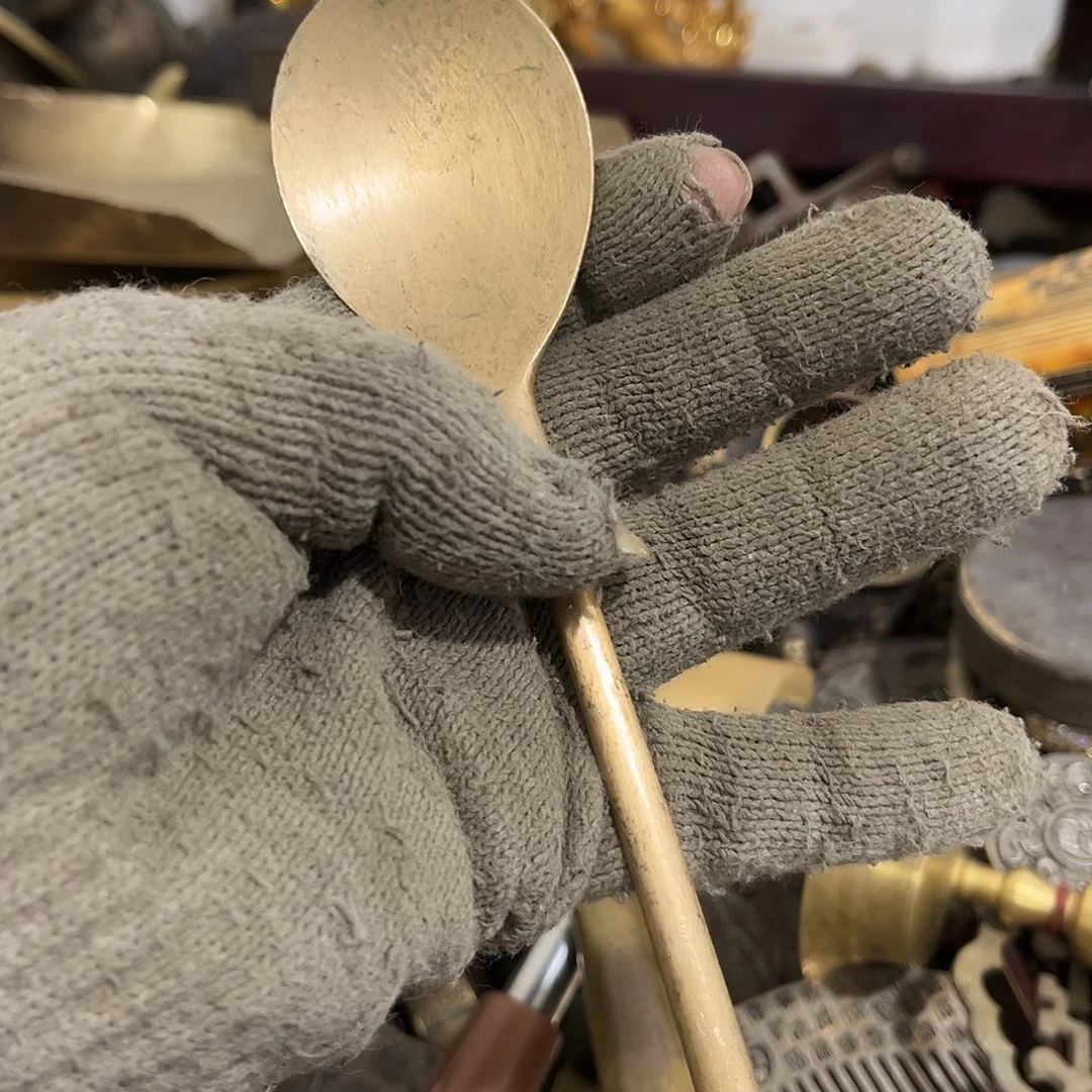 用***长闪电购铜摆件工艺品