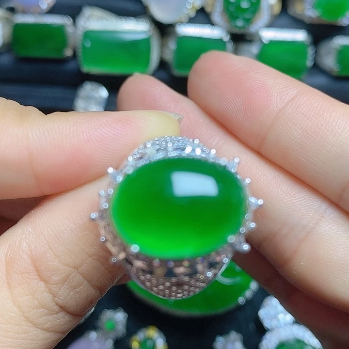 未镶嵌挂件翡翠蛋面