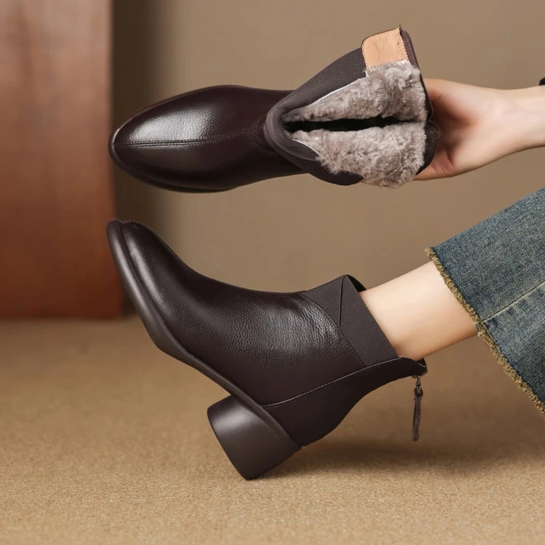 牛皮短靴舒适粗跟冬季圆头保暖女靴中跟短靴英伦风女靴软底