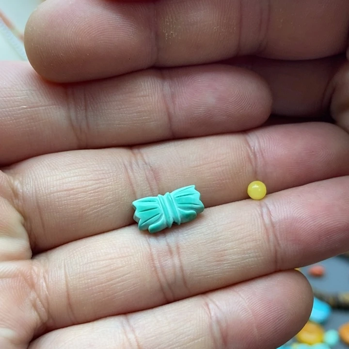 琥珀未镶嵌裸石配饰